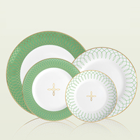 Assiettes de présentation à rayures vertes, service de table en porcelaine fine motif mandala avec bordure dorée pour mariage