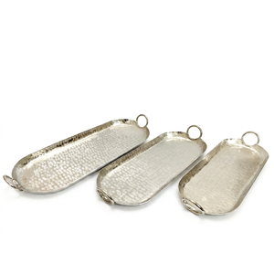 Plateau de service ovale en métal argenté martelé, design moderne, avec poignées en anneau, pour mariage, Noël, baptême, décoration de la maison - Product Image 1