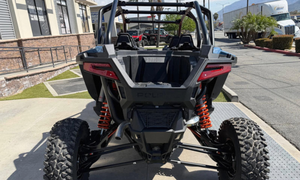 RZR Pro S 4 Premium Orange et Bleu UTV 181HP Moteur Turbocompressé 925cc EFI Direction Rapide EPS Tout-Terrain Side By Side - Product Image 4