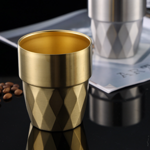 Bouteille isotherme en acier inoxydable 304 de 300 ml à double paroi avec motif diamant, idéale pour le café, la bière, le jus, l'eau, parfaite pour la maison, le bureau, le camping et les activités de plein air - Product Image 5