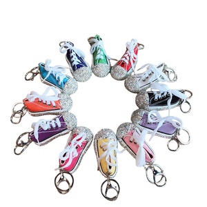 Nuevo lindo Color caramelo cristal completo diamante lona zapatos llavero colgante llavero Rhinestone coche teléfono encantos llaveros regalo - Product Image 1