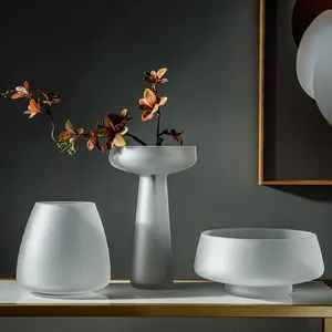 Decorazione per la casa luce nordica di lusso vetro smerigliato vaso creativo ornamenti di fiori prezzo all'ingrosso vasi di fiori