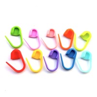 Kit complet d'aiguilles à crocheter ergonomiques avec marqueurs de mailles et aiguilles à coudre en plastique pour débutants en artisanat DIY