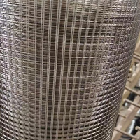 Grillage soudé galvanisé à trous carrés avec services de pliage et de découpe pour clôtures et grilles de sécurité de ventilation de chaudière