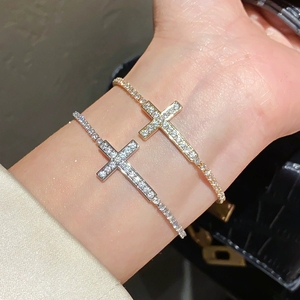 Bracciale Scorrevole Regolabile con Croce e Zirconi per Donna, Placcato in Rame Argento e Oro, Gioiello Religioso Cristiano Minimalista alla Moda - Product Image 3