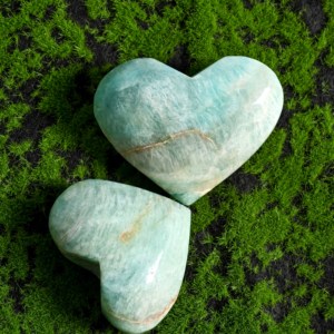 Venta al por mayor de piedras de palma talladas en forma de corazón de cristal pulido, corazón de amazonita para regalo de Feng Shui - Product Image 6