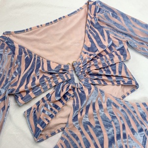 ชุดว่ายน้ำวันพีซแขนยาวสำหรับผู้หญิง OUTPACE แบบซิป ชุดว่ายน้ำเซ็กซี่ไซส์ใหญ่ พร้อมลายตัวอักษรและลายสัตว์ - Product Image 2