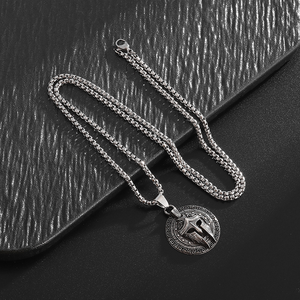 Collana con maglia in lega di guerriero spartano di marca retrò 2025 alla moda con maschera collana pendente da donna - Product Image 5
