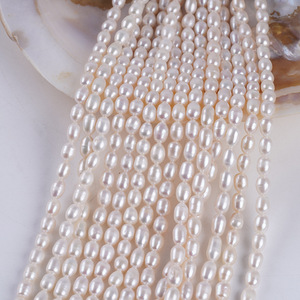 Perles d'eau douce naturelles en forme de riz blanc de 5-6 mm en gros de Zhuji, perles lâches pour collier et bracelet DIY, perles enfilées - Product Image 1