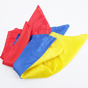 Transformation d'un foulard tricolore, accessoires magiques en soie, spectacle de magie Kingmagic, spectacles interactifs de talent. - Product Image 4