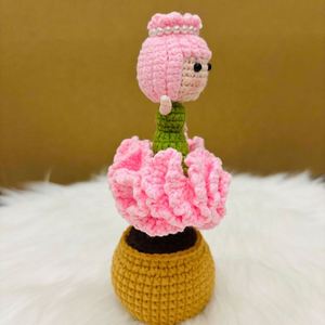 Maceta Decorativa de Ganchillo Hecha a Mano de Alta Calidad con Forma de Carnation Fairy para Navidad, Halloween, Graduación, Día de la Madre - Product Image 2