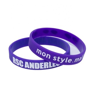Set de Regalo Promocional 5 en 1 para Maratón Deportivo: Pulsera de Silicona, Toalla Refrescante y Cinturón Porta-Número - Product Image 5