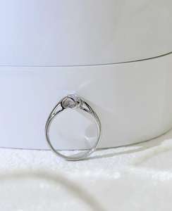 Bague pour femme en or massif 18 carats, diamant rond brillant cultivé en laboratoire à 75 % <span class=keywords><strong>de</strong></span> pureté, avec motif « <span class=keywords><strong>Baiser</strong></span> d'<span class=keywords><strong>ange</strong></span> », certifiée IGI, 2,6 g - Product Image 4