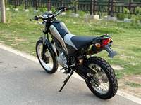 Moto d'aventure pour adultes Old School Tricker XG250, monocylindre refroidi par air, jantes à rayons, selle confortable