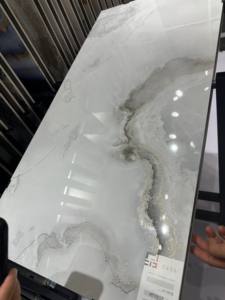 Gran oferta de baldosas de porcelana de mármol, línea dorada blanca, Carrara, lujo, alto brillo para uso Interior de suelo, Mural dorado - Product Image 4