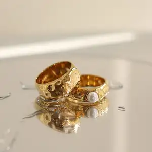 Vrouwen Gehamerde Parel Ringen Hawaiiaans Roestvrij Staal Dikke Gouden Parel Combinatie Ring Sieraden Mode Onregelmatige Ring