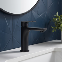 Robinets d'eau chaude et froide de conception carrée montée de style classique robinet de lavabo robinet de salle de bain robinets en acier inoxydable