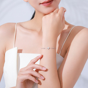Pulsera de Cadena con Zirconia en Forma de Corazón, Simple y Elegante, de Plata de Ley S925, Exclusivamente para Mujeres, Versión de Cobre Personalizable - Product Image 2