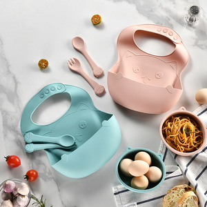 Vente chaude tendance produit nouveauté aspiration <span class=keywords><strong>Silicone</strong></span> bébé assiette <span class=keywords><strong>Table</strong></span> à manger tapis enfant couverts <span class=keywords><strong>Silicone</strong></span> bébé bavoir ensemble d'alimentation - Product Image 4