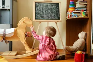 Klassische hölzerne Schnitzerei Schaukel pferd personal isierte Montessori Waldorf Style Fahrt auf Spielzeug für Weihnachten Geburtstags geschenk für Kinder - Product Image 5