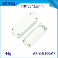 Contenitore PC da Parete 110x35x35mm con Flangia e Alette di Montaggio per Piccoli PCB Elettronici, Sensori IoT, Sistemi Industriali