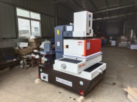 Máquina de Corte por Hilo CNC Multifunción de Alta Precisión y Velocidad Media, Admite Corte Cónico y Programación de 4 Ejes para Formas Complejas