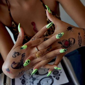 24 pièces/boîte ongles de cercueil à <span class=keywords><strong>flamme</strong></span> de longueur moyenne <span class=keywords><strong>faux</strong></span> ongles avec colle ongles à presser ongles artificiels - Product Image 5