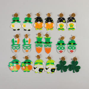 Venta al por mayor de accesorios para el Día de San Patricio colgante verde creativo Oktoberfest máscara <span class=keywords><strong>enano</strong></span> hierba de la suerte trébol brillo acrílico pendiente - Product Image 1