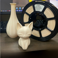 Pièces rondes en matériau ETG imprimé en 3D, prototype artistique, détails complexes, sculpture de modèle industriel, renard blanc