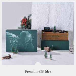 Мужская деревянная зарядная станция - Product Image 5