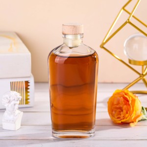 Bouteille de diffuseur de roseau en verre rechargeable vide de haute qualité de 180ml avec bouteille en verre d'arôme d'aromathérapie d'huile de parfum Corkl - Product Image 1