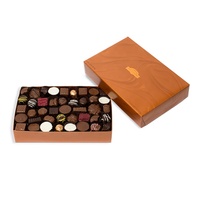 Emballage de boîte en papier pour chocolat avec séparateurs boîte de fermeture magnétique en forme de livre personnalisée boîte de chocolats à biscuits