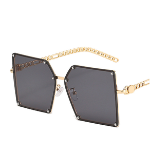 <span class=keywords><strong>2023</strong></span> chaud femmes carré grand cadre voyage <span class=keywords><strong>lunettes</strong></span> grand visage personnalité creux <span class=keywords><strong>lunettes</strong></span> de soleil sans cadre à la mode Net rouge <span class=keywords><strong>lunettes</strong></span> de soleil - Product Image 3