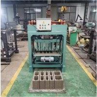 Machine à blocs de ciment portative à poussée manuelle, mini équipement de moulage de briques creuses en béton et de pavés pour les chantiers de construction