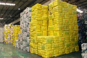 Second Hand Dicker Baumwoll pyjama Winter Warm Soft Pattern Button Rundhals ausschnitt Mixed Style Kleidung Gebrauchte Kleidung Bulk Bales - Product Image 2