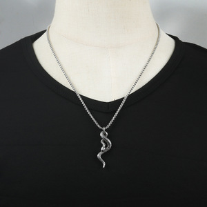 Collar con colgante de serpiente de acero inoxidable, color dorado, diseño geométrico con forma de animal, cadena de 3.0*60cm, perla cuadrada para hombres y mujeres - Product Image 4