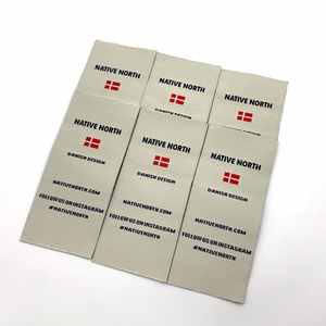 Etiquetas bonitas con dobladillo tejido al por mayor, fabricación personalizada de su propio logotipo, etiqueta con dobladillo tejido para ropa y prendas de vestir - Product Image 2