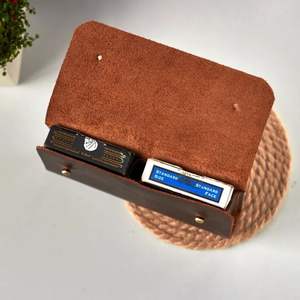 Кейс для игральных карт из натуральной кожи с индивидуальным логотипом, премиум-класса, <span class=keywords><strong>2</strong></span> кармана, сумка для карт Таро, для вечеринок, игр и покера - Product Image 4