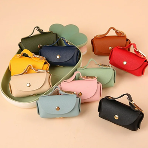 New Arrival Custom Luxury Simple Cotton Puppy <b>Poop</b> <b>Bag</b> <b>Holder</b> Keychain <b>Dog</b> Potty Dispenser PU Leather Waterproof Eco-Friendly - Product Image 2