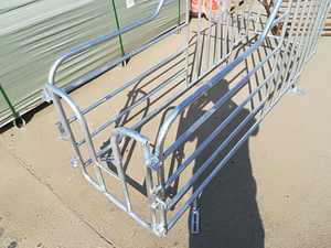 กรงใส่สัตว์สำหรับการตั้งครรภ์ที่มีที่ออกแบบมาสำหรับหมูท้องแต่ละตัว - Product Image 4