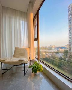 نافذة ألمنيوم حديثة أوتوماتيكية أفقية عازلة للصوت بزجاج مزدوج مقسى وعازل حراري مع شرائح تهوية، معتمدة من إنيرجي ستار - Product Image 6