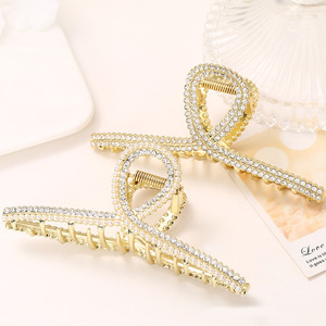 Pinza de Pelo Metálica Estilo Coreano con Incrustaciones de Perlas y Diamantes de Imitación, Diseño de Cruz, para Uso Diario Femenino - Product Image 2