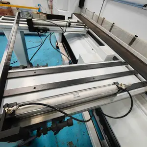 Sierra de mesa deslizante para corte de madera, máquina de sierra de panel de haz de ordenador CNC automática multifuncional