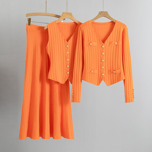 Conjunto de Punto de 3 Piezas <span class=keywords><strong>para</strong></span> Mujer, Top de <span class=keywords><strong>Chaleco</strong></span> <span class=keywords><strong>con</strong></span> Botones Dorados, Falda de Cintura Alta en Línea A, <span class=keywords><strong>Trajes</strong></span> Elegantes Casuales de Oficina - Product Image 4