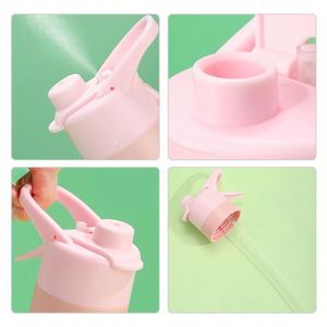 Bouteille d'eau portable en plastique givré avec pulvérisateur pour rafraîchissement extérieur - Product Image 3