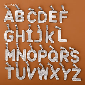 Colgante de Letra con Incrustaciones de Diamantes |   Charm Inicial del Alfabeto en Acero Inoxidable PVD con Circonitas Completas |   Impermeable, Hipoalergénico y Resistente al Deslustre - Product Image 4