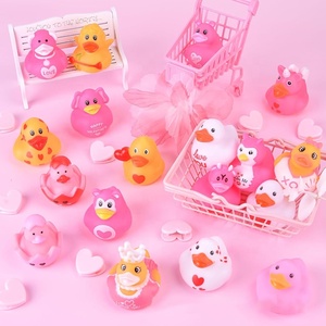 Serie del Día <span class=keywords><strong>de</strong></span> San Valentín lote impreso personalizado PVC goma pato en forma <span class=keywords><strong>de</strong></span> bañera juguetes <span class=keywords><strong>de</strong></span> baño con diseños <span class=keywords><strong>de</strong></span> patrones - Product Image 6