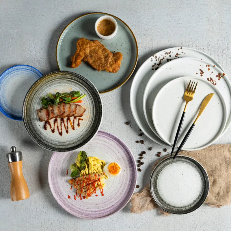 Yayu Piring Melayani Keramik Bulat Matte Warna-warni, Batu Selesai Porselen Pengisi Daya Piring Makan Malam untuk Steak Sushi Nampan Bulat
