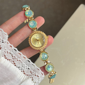 <span class=keywords><strong>Montre</strong></span>-Bracelet Ronde Plaqué <span class=keywords><strong>Or</strong></span> en Quartz à Pierre Précieuse Verte Éclatante pour <span class=keywords><strong>Femme</strong></span> - Product Image 3