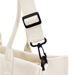 Sac fourre-tout unisexe en toile de coton modèle TC, personnalisable avec logo, deux poignées, fermeture ouverte, chaînes et broderie de lettres - Product Image 2